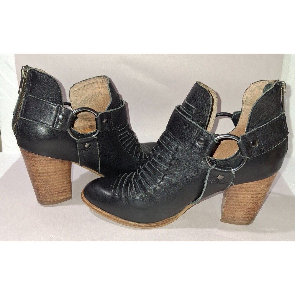 Super Rare Seychelles Impossible Black Leather Ankle Booties Women's Size 6.5